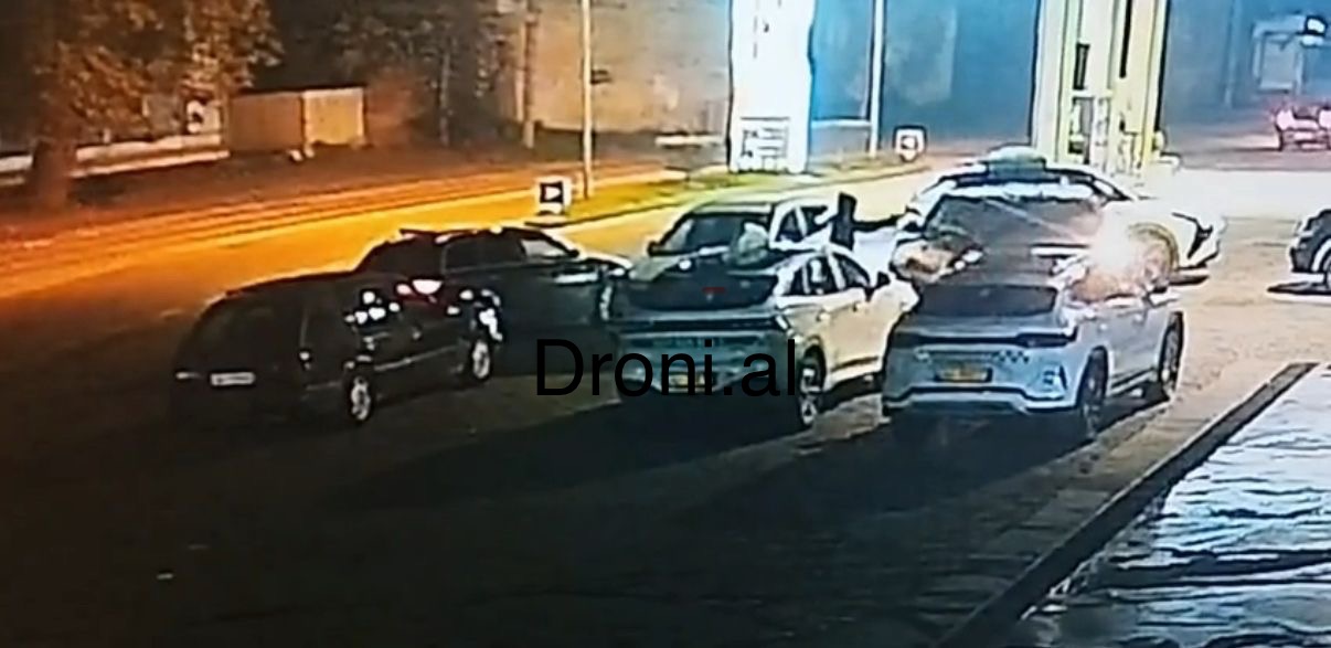 Momenti i ekzekutimit të Mondi Mahallës në Elbasan. 2 në pranga, 2 në kërkim