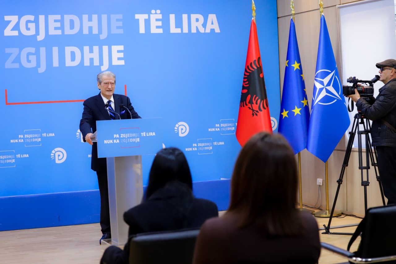 Berisha, thirrje qytetarëve dhe partive të opozitës të dalin në protestë. Edhe Lapaj