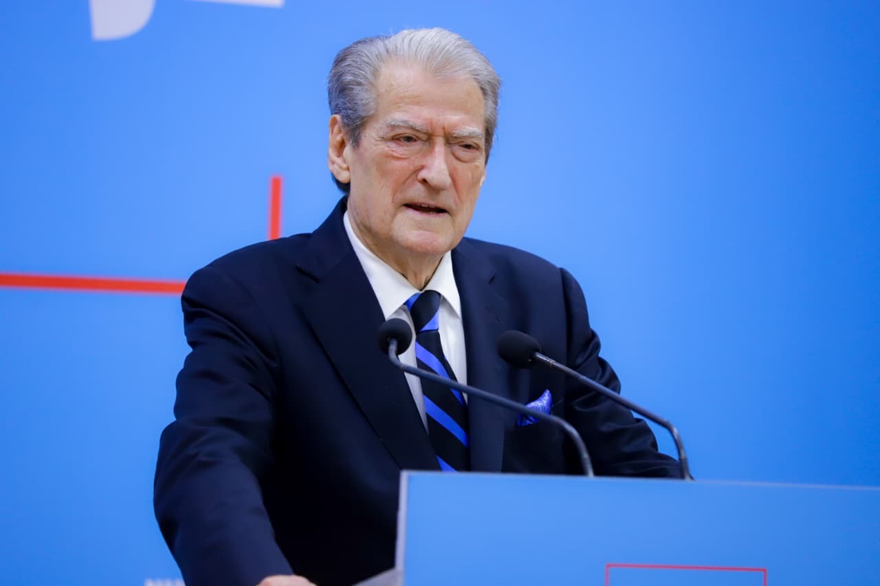 Berisha: Këtë protestë do ta merrni si një proces, i cili ndalet vetëm me rrëzimin e Edi Ramës ose shuarjen e opozitës