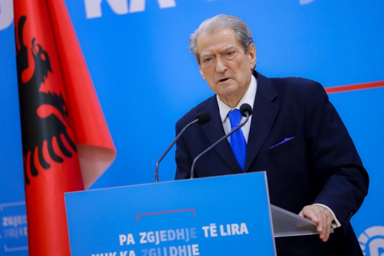 “Sot është dita e guximit qytetar”, Berisha mesazh para protestës në orën 17.00