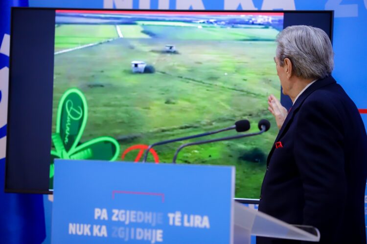 Berisha publikon pamjet e parkut fantazmë teknologjik, Durana. Si u refuzua gjigandi amerikan