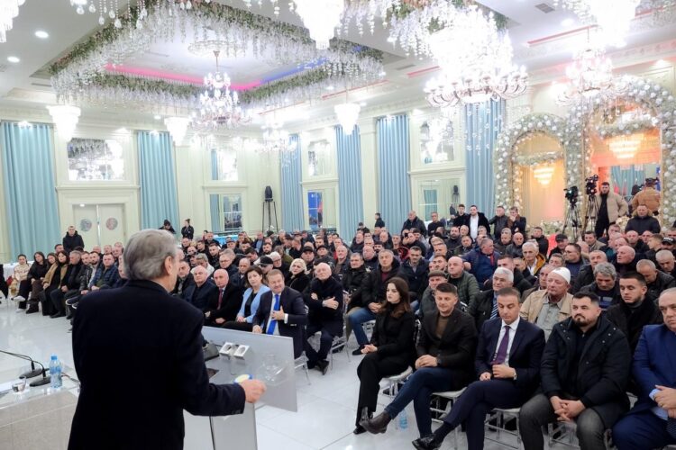 Berisha në Lezhë, ftesë qytetarëve për protestën e 24 janarit në Tiranë