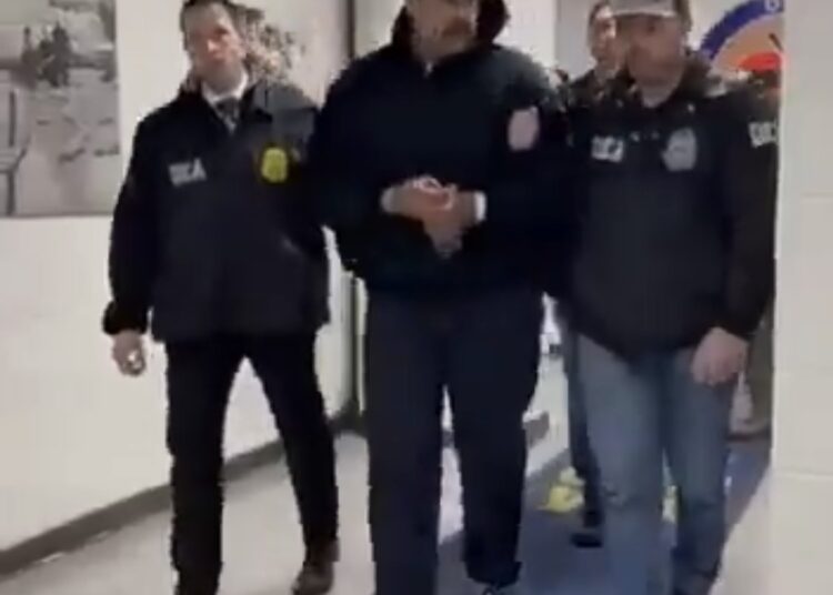 Maduro mbërrin në burgun e Nju Yorkut, uron gardianët për vitin e ri