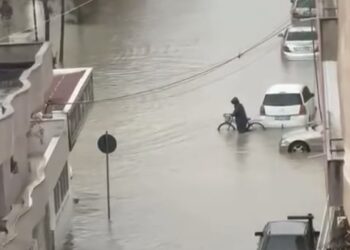 VIDEO/ Durrësi përmbytet nga uji në vetën pak orë shi