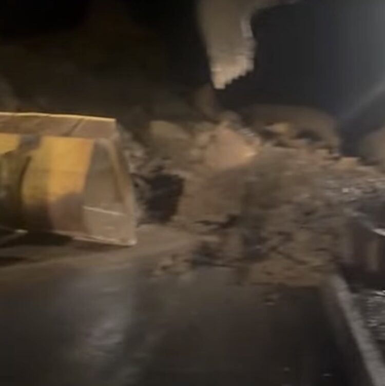 Shembje të tjera në rrugën Qukës-Qafë Plloçë. Bllokohet qarkullimi