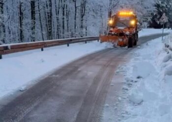Reshje bore që nga Buçaj e deri në Llogara, cilat janë rrugët e zbardhura