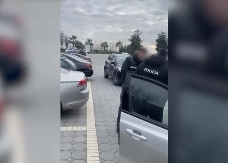 Kapet ngarkesa me kanabis, 60 mijë euro vlera e thasëve në makinë