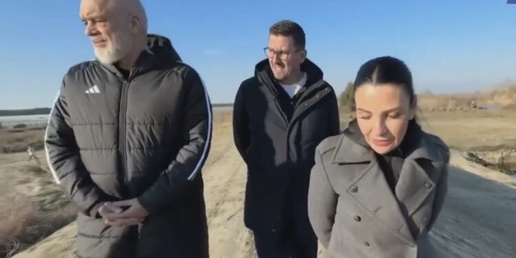 Miliona euro për argjinaturat e Semanit, përmbytjet shfaqin korrupsionin në investime