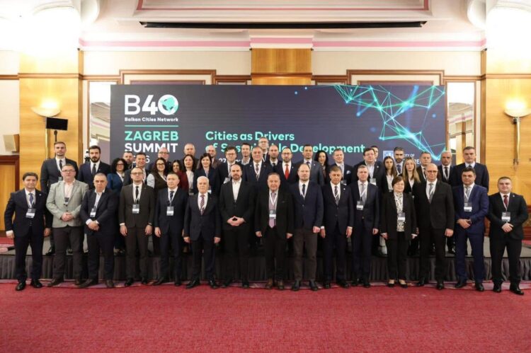 76 kryebashkiakë të rrjetit B40 në mbështetje të Imamoglu dhe Veliajt për paraburgimin pa afat