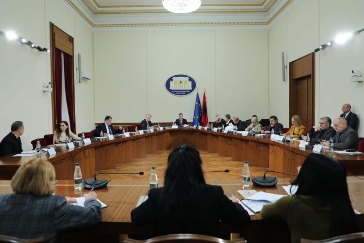 PS tërhiqet përkohsisht nga ‘shkarkimi’ i PD si bashkëkryetar të reformës territoriale