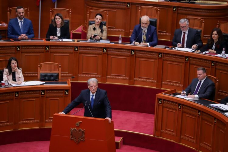 “Nuk është ajo që e mori Palloshin me vete në Ankara, është ai që mori Lubinë”