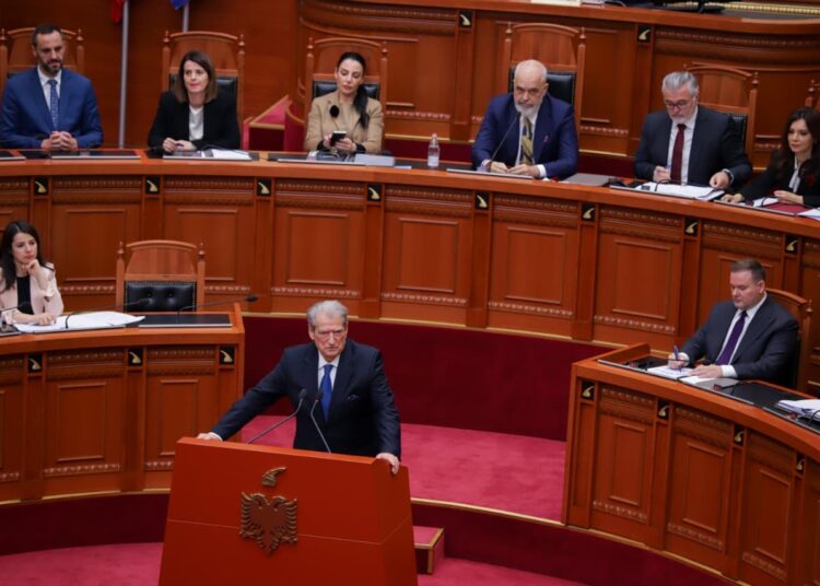 “Nuk është ajo që e mori Palloshin me vete në Ankara, është ai që mori Lubinë”