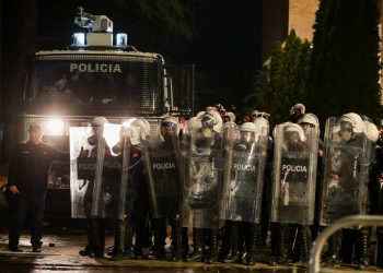 Mediat e mëdha ndërkombëtare, jehonë protestave në Tiranë: Tronditin pushtetin e Ramës