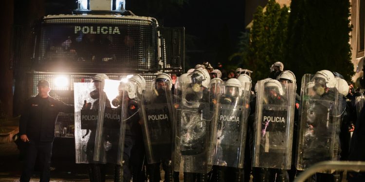 Mediat e mëdha ndërkombëtare, jehonë protestave në Tiranë: Tronditin pushtetin e Ramës