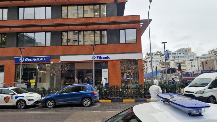 EMRI/ Kush ishte grabitësi i bankës Fibank në Tiranë