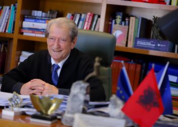 Berisha: Kushtetuesja hodhi poshtë kërkesën e Ramës, moment për të rritur protestën