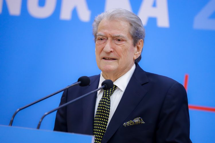 Berisha kërkon dorëheqjen e menjëhershme të Ramës, rendit gjitha skandalet