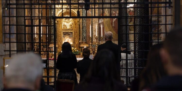 Rama shpeshton vizitat në vendet e shenjta, pas Jeruzalemit shkon në Vatikan