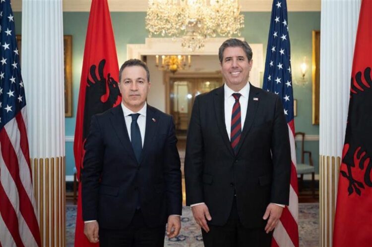 Niko Peleshi censuron mesazhet e takimit me zv/sekretarin e Shtetit në Uashington