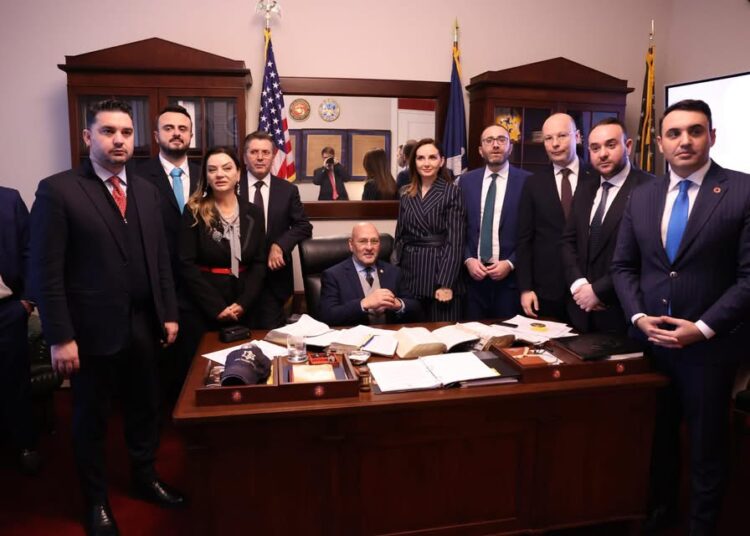 Deputetët e opozitës takojnë kongresmenin Higgins: Shqipëria ka dështuar në luftën kundër krimit të organizuar, mazhoranca bashkëpunon me të
