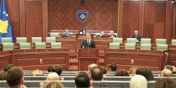 EMRAT/ Votohet qeveria e re e Kosovës me Kryeninistër Albin Kurti