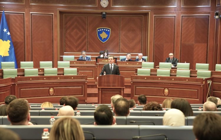 EMRAT/ Votohet qeveria e re e Kosovës me Kryeninistër Albin Kurti