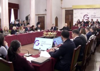 REUTERS/ Rama, masa ligjore që ndalojnë pezullimin e ministrave që hetohen për korrupsion