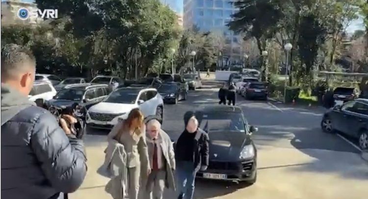 Parlamentarët evropianë takojnë Berishën në selinë e PD