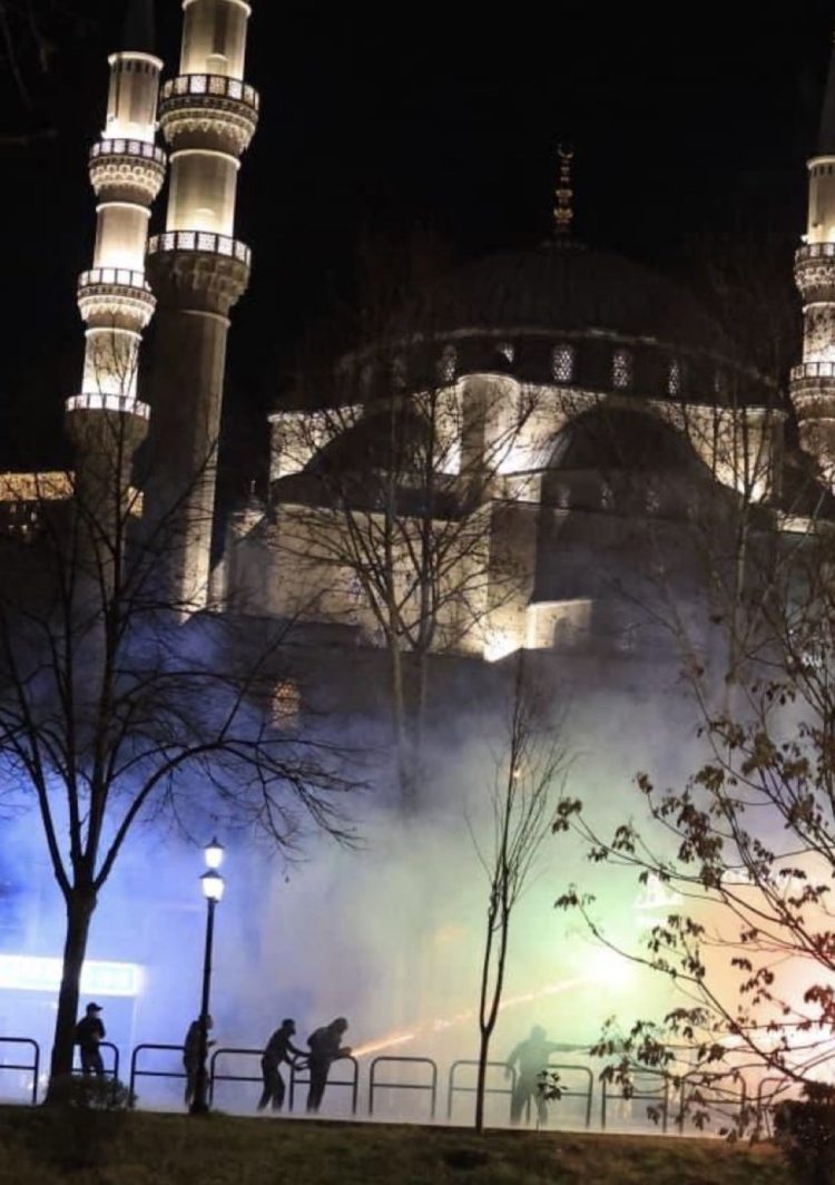 Rama fyen rëndë protestën: Kur mortja shtyn qenërinë…