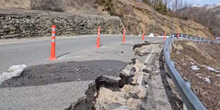 Çarje në aksin Boboshticë–Dardhë, lëvizja kufizohet në një korsi