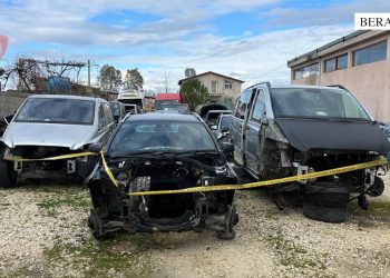 Makina kontrabandë nga Anglia çmontohen në Dimal