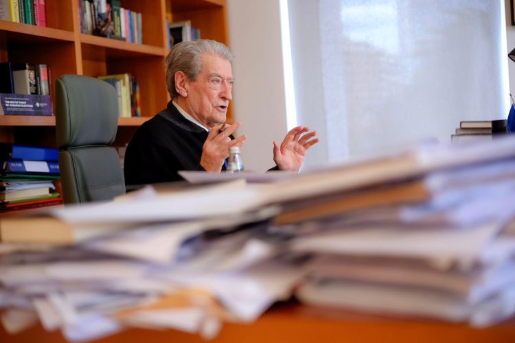 Berisha: Vrapi ynë do të ndalet vetëm kur të kalojmë mbi kombet e tjera për rroga dhe pensione