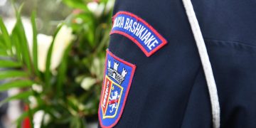 TIRANË/ Rrahje me grushta mes efektivit dhe inspektorit në Policinë Bashkiake