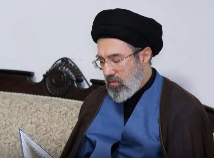 Iran International: Mojtaba Khamenei zgjidhet si pasues i mundshëm i Liderit Suprem