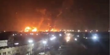 VIDEO/ Izraeli sulmon infrastrukturën e naftës në Teheran