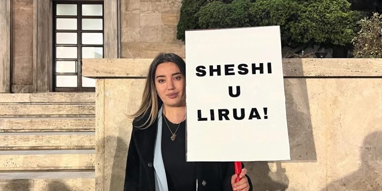 EDONA HAKLAJ/ Edi Rama o hajdut! Sheshi u lirua