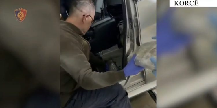 Trafik droge drejt Greqisë, arrestohen dy shtetas grekë në PKK Goricë