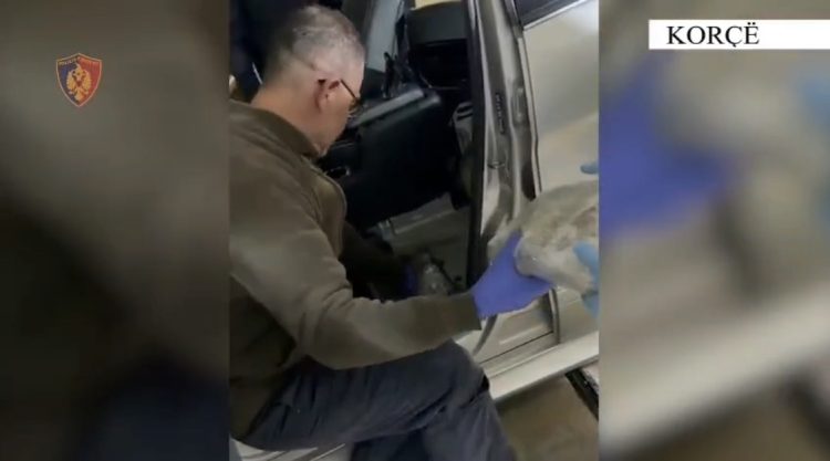 Trafik droge drejt Greqisë, arrestohen dy shtetas grekë në PKK Goricë