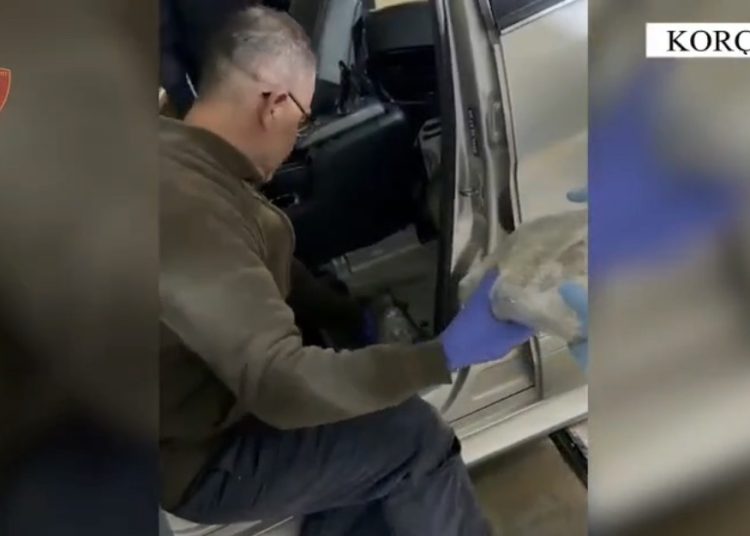 Trafik droge drejt Greqisë, arrestohen dy shtetas grekë në PKK Goricë