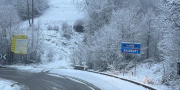 Reshje dëbore në disa zona të vendit, cilat rrugë janë zbardhur