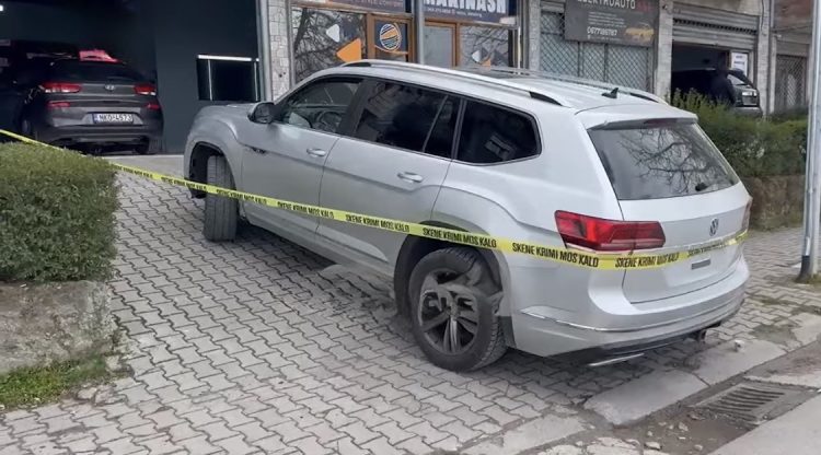 Përleshje në një servis makinash në Korçë, plagosen katër persona