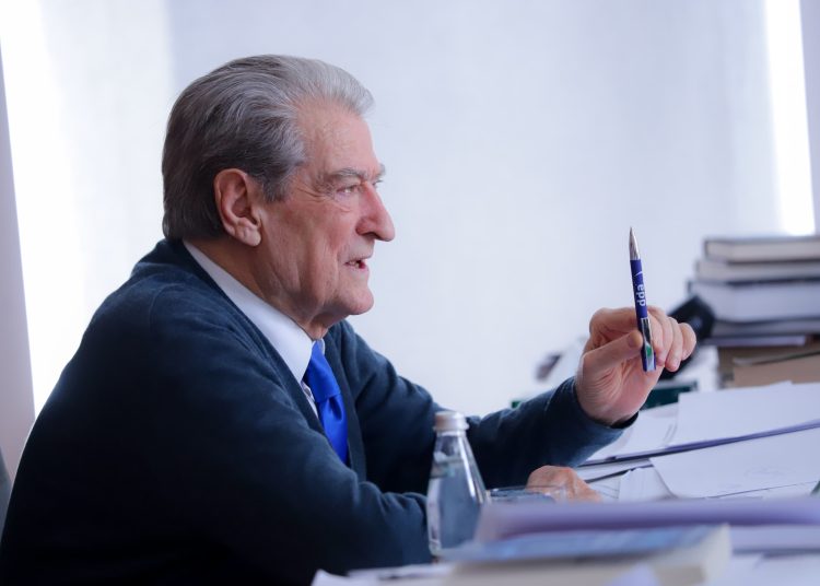 Berisha: Në dosjen Balluku nuk ekziston asnjë emër i opozitës, mos u bëni pjesë e shpifjes së Edi Ramës