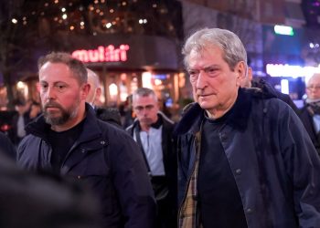 Noka-policisë: Po funksiononi si bandë, keni goditur direkt në sy liderin e opozitës me urdhër