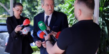 Berisha pas takimit me zyrtarin e CDU: Integrimi në BE të bazohet në merita