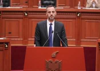 Pas alarmit të Ambasadës amerikane, Lamallari në Kuvend: S’ka informacion për rrezik real terrorizmi në vend