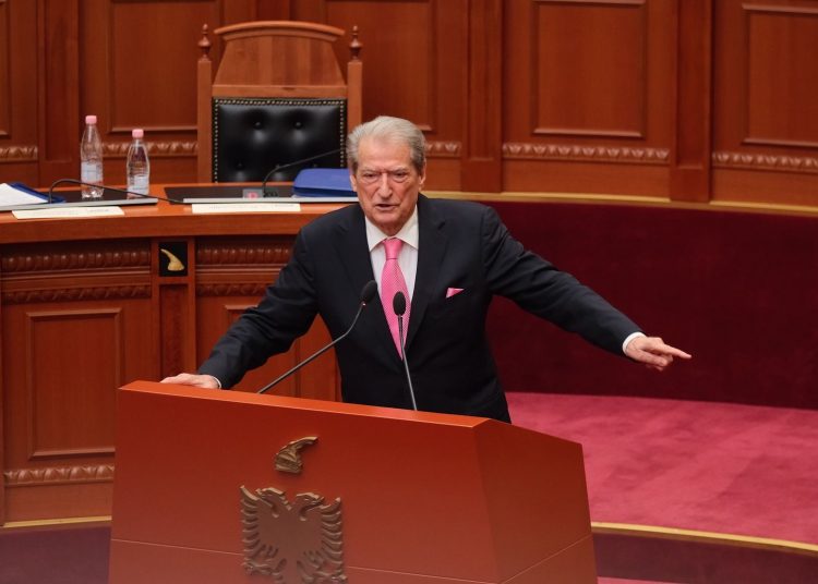 Berisha: Rama fshihet, i ka thënë tjetrit ta di targën e makinës