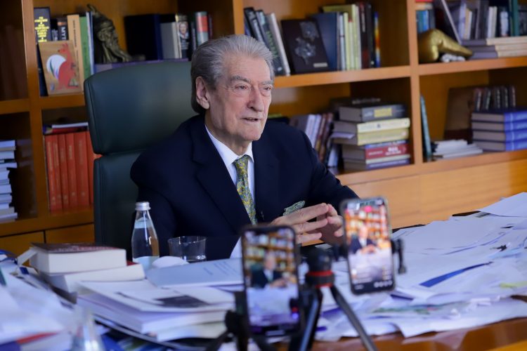 Berisha: Spiropalin e hoqi Balluku,nuk mbrojti aferën në takimet ndërkombëtare