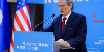 Berisha thirrje për protestë: Sot në 19:00, kryengritja paqësore më e fuqishme