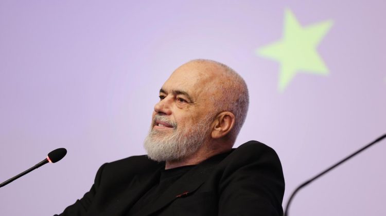 9 vende bllokuan Shqipërinë, si justifikohet para socialistëve Edi Rama