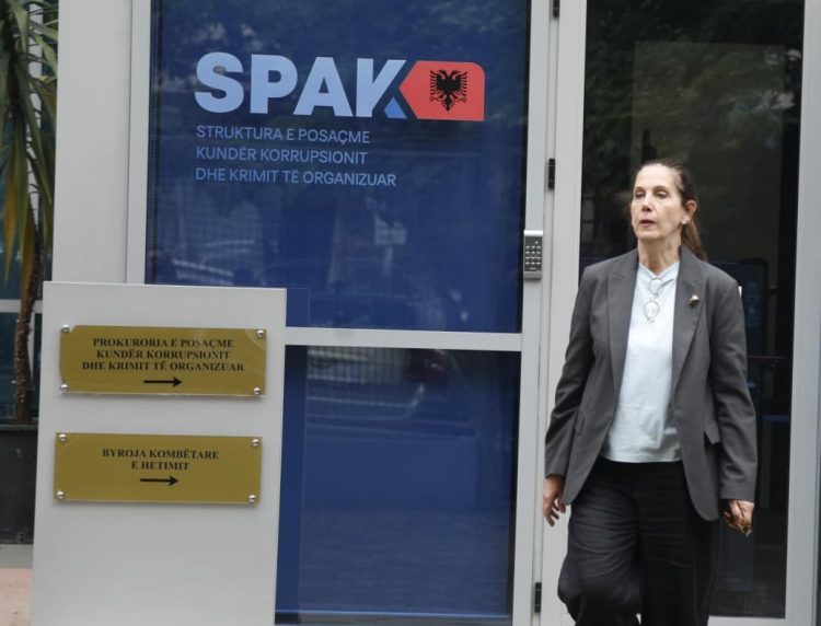 Mirela Kumbaro përfundon dëshminë në SPAK: Isha si deklaruese për Arenën Kombëtare